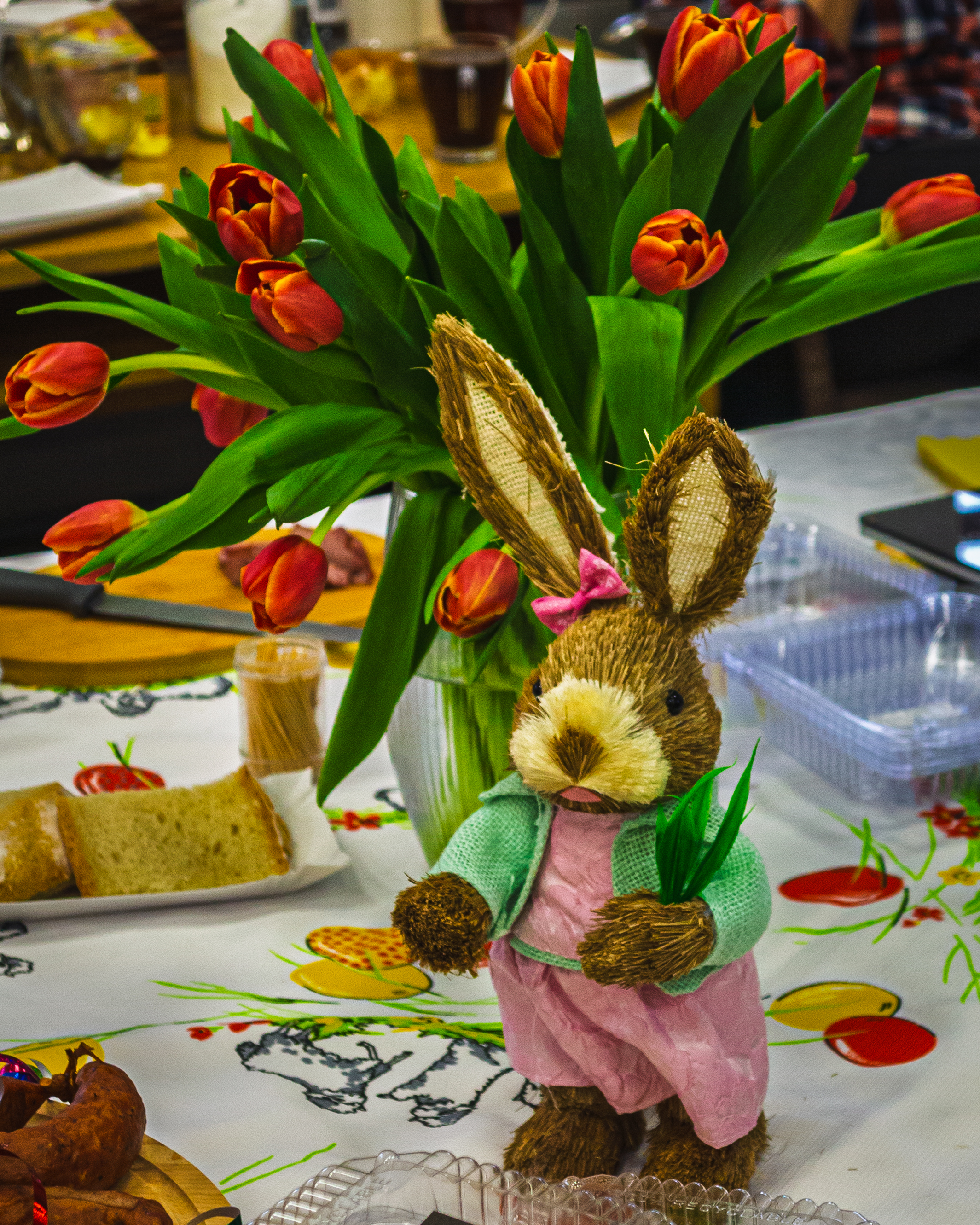 Handmade Easter decorations with tulips at Sieradz event